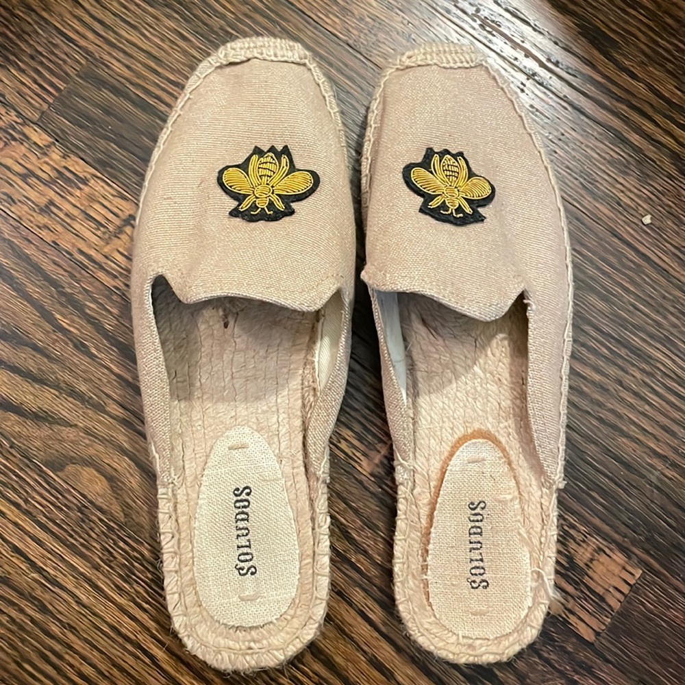 Bumble Bee Soludos Mules (US 8)